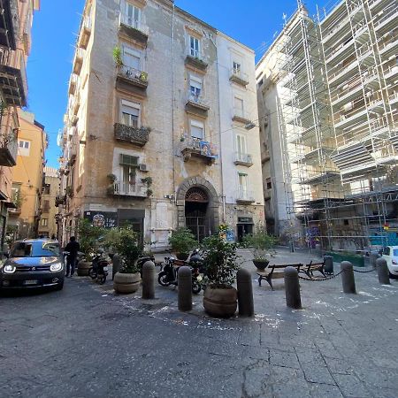 B&B Historic Center Apartments เนเปิลส์ ภายนอก รูปภาพ