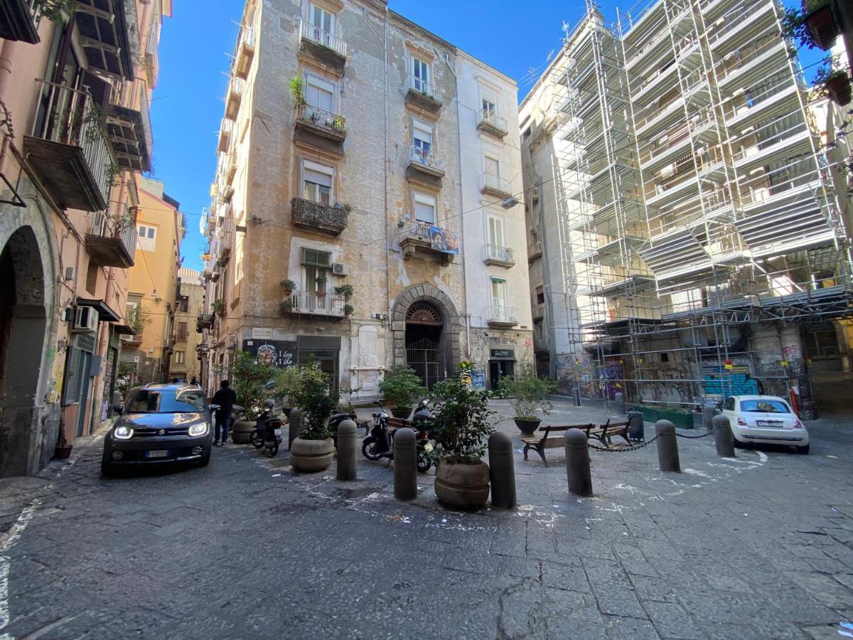 B&B Historic Center Apartments เนเปิลส์ ภายนอก รูปภาพ